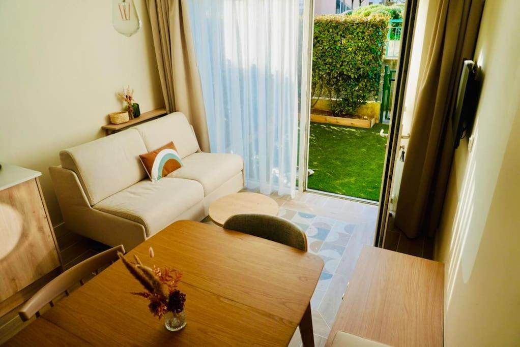 Ferienwohnung Le Bel Iris - Acces Direct Plage Châtelaillon-Plage Exterior foto
